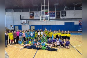 Zlato v minibasketbale!!