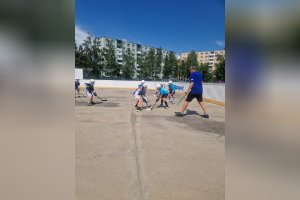 Striebro v hokejbale!