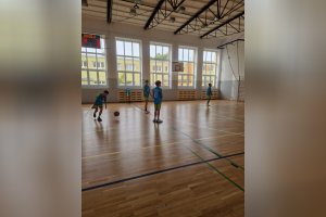 Basketbal v znamení bojovnosti