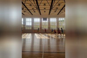 Basketbal v znamení bojovnosti